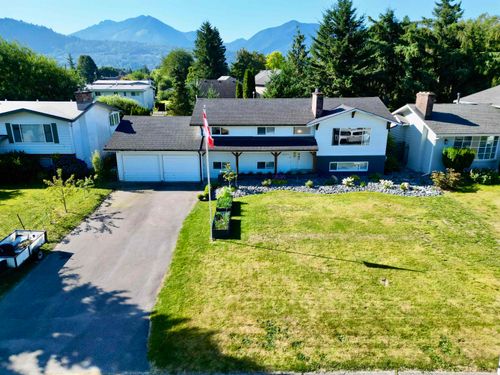 46014 Lake Dr, Chilliwack, BC, V2R2P9 | Card Image
