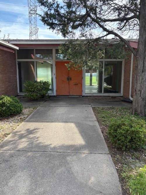 3363 S Manor Dr, Lansing, IL, 60438-3622 | Card Image