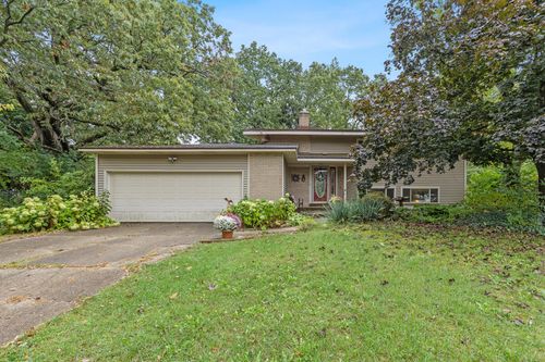 5090 Natchez Ct Ne, Rockford, MI, 49341-9308 | Card Image