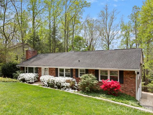 32 Westridge Dr, Asheville, NC, 28803-3329 | Card Image