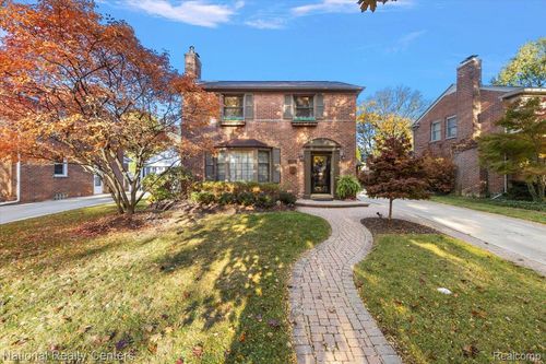 2954 Woodslee Dr, Royal Oak, MI, 48073-2935 | Card Image