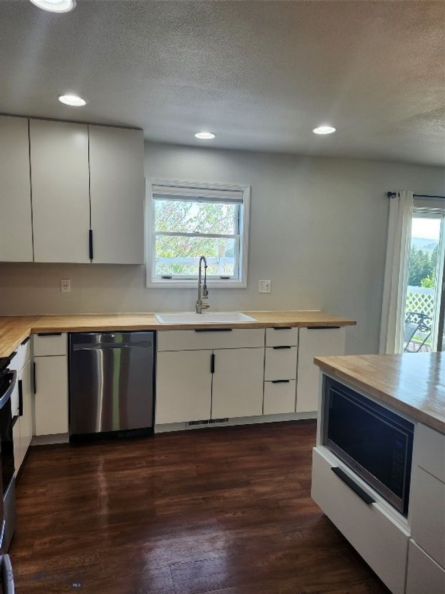 1421 Bluebird Ln, House other with 3 bedrooms, 2 bathrooms and null parking in Bozeman MT | Image 18