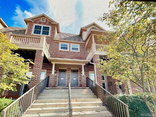 4-2736 Barclay Way, Ann Arbor, MI, 48105-9458 | Card Image