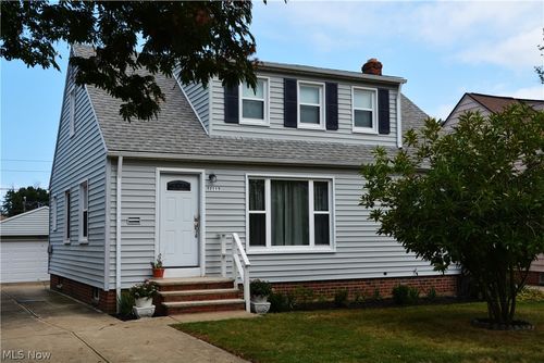 32113 Dickerson Rd, Willowick, OH, 44095-3833 | Card Image