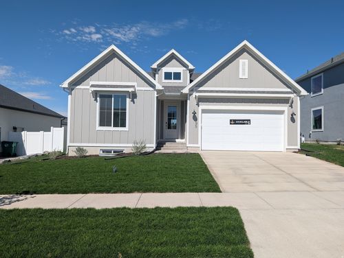 195 E 580 N, Providence, UT, 84332-3504 | Card Image