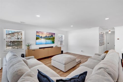 15 Whitmore Ln, Coram, NY, 11727-1029 | Card Image