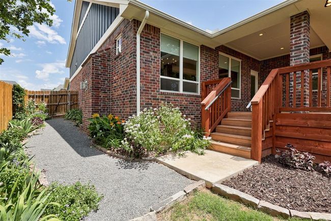 Stairs from the deck to the yard. | Image 31