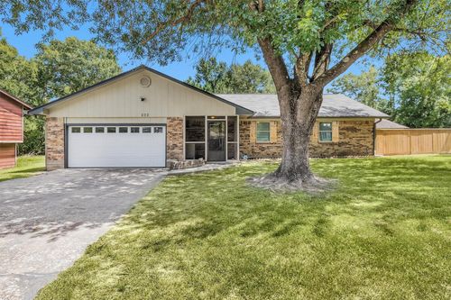 202 Twin Harbors Dr, Onalaska, TX, 77360-6961 | Card Image