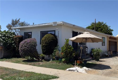 7921 Ronald Dr, Huntington Beach, CA, 92647-7187 | Card Image