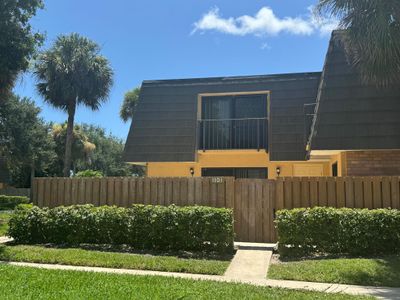 1101 11th Way, Townhouse with 2 bedrooms, 2 bathrooms and null parking in West Palm Beach FL | Image 3