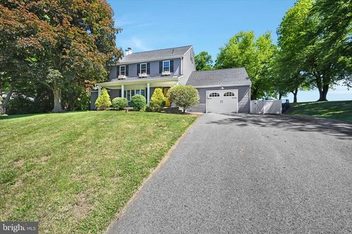 44 Ridgeview Dr, QUARRYVILLE, PA, 17566-9264 | Card Image