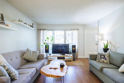 509 - 9867 Manchester Dr, Condo with 2 bedrooms, 1 bathrooms and 1 parking in Burnaby BC | Image 1