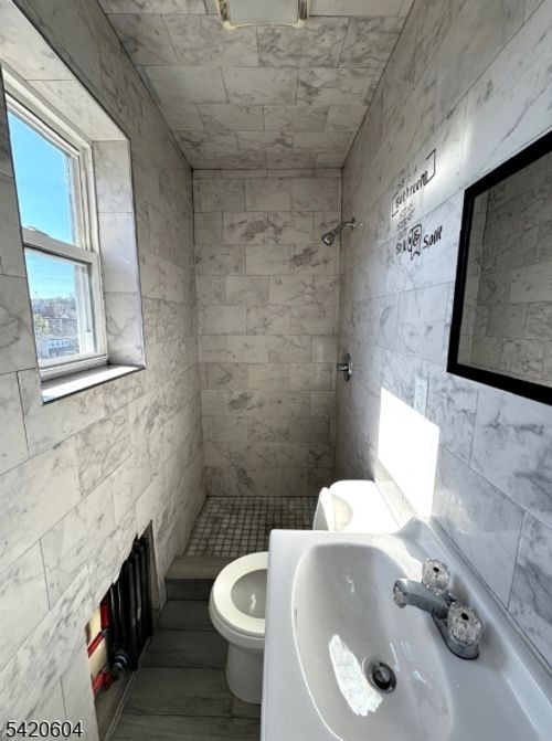 apt-10-97 Market St, Paterson, NJ, 07505-1233 | Card Image