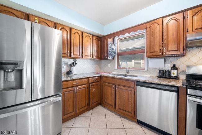 117 Burns Ave, Home with 3 bedrooms, 2 bathrooms and null parking in Lodi NJ | Image 4