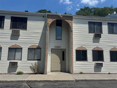 ste-c-33 Scarborough Ln, Wappingers Falls, NY, 12590-5157 | Card Image