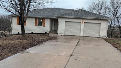 2619 Sw Morningside Dr, Blue Springs, MO, 64015-4781 | Card Image