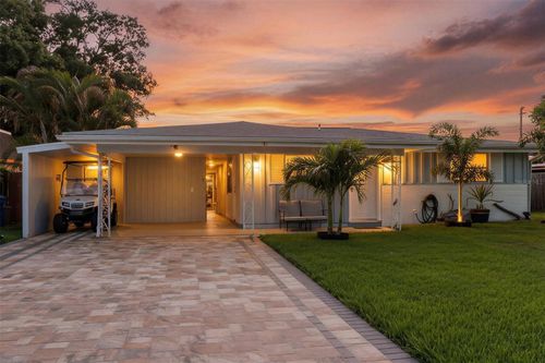 96 New York Ave, Dunedin, FL, 34698-8411 | Card Image