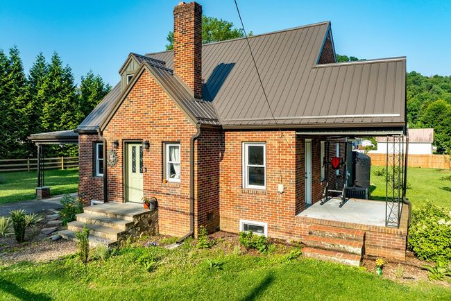 461 S Shady Ave, House other with 3 bedrooms, 3 bathrooms and null parking in Damascus VA | Image 16