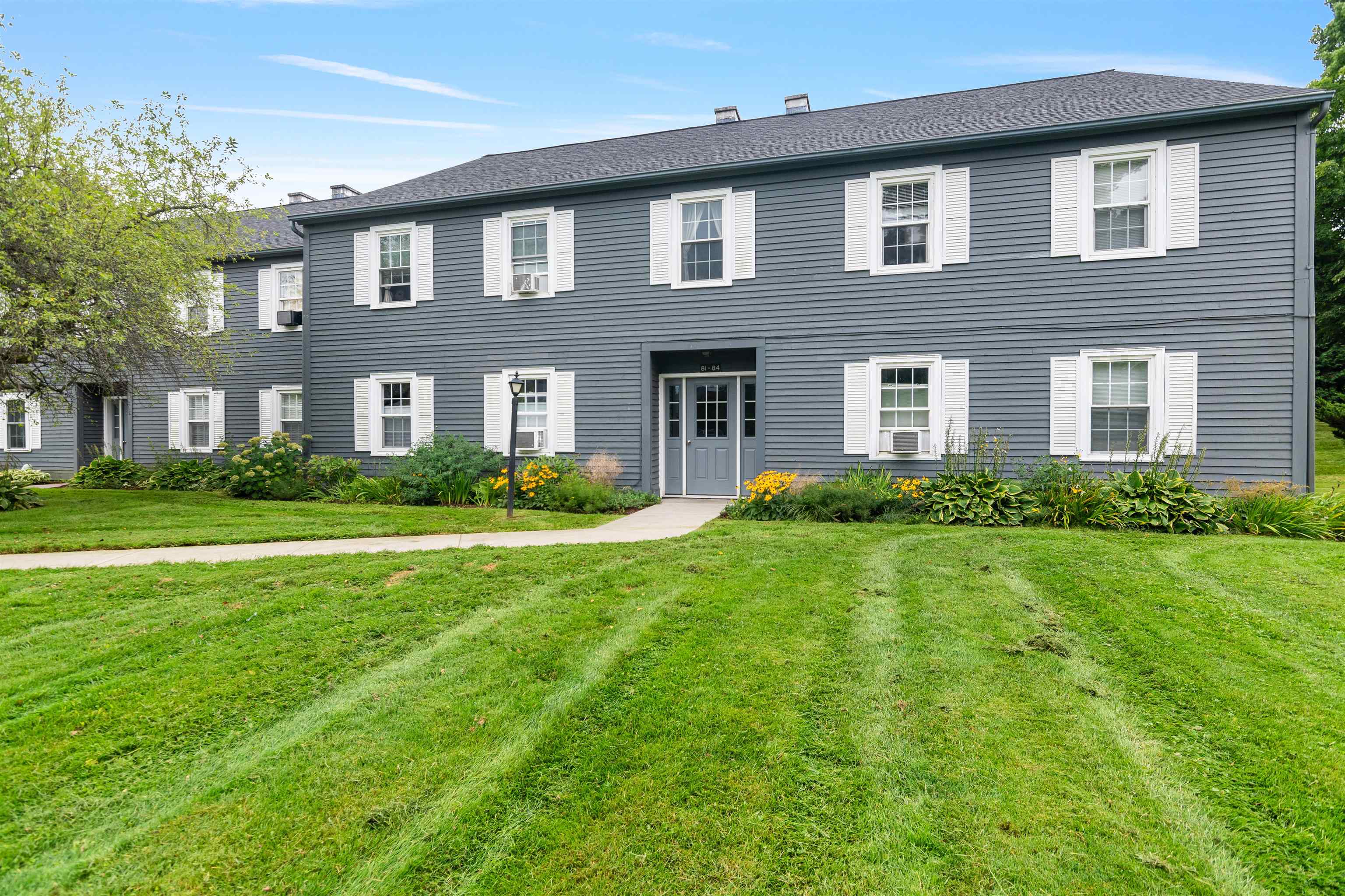Twin Oaks Ter, South Burlington, VT 05403