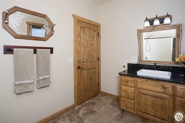 main floor guest bath | Image 18
