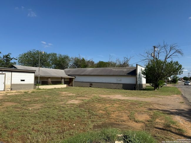 502 N Front, Home with 0 bedrooms, 0 bathrooms and null parking in Cotulla TX | Image 8