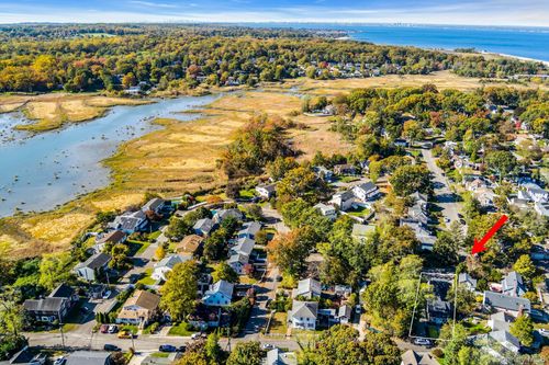 2 Roosevelt St, Bayville, NY, 11709-2919 | Card Image