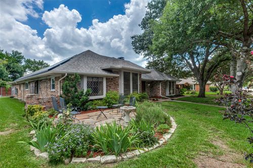 9210 Windy Crest Dr, Dallas, TX, 75243-6223 | Card Image