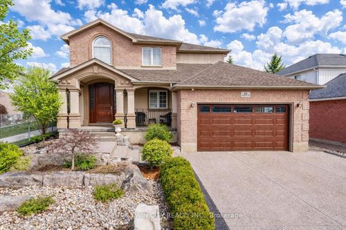 60 Chandos Dr, Kitchener, ON, N2A3C2 | Card Image