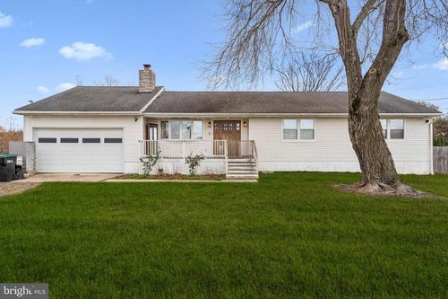 8 Inman Rd, NEW EGYPT, NJ, 08533-1923 | Card Image