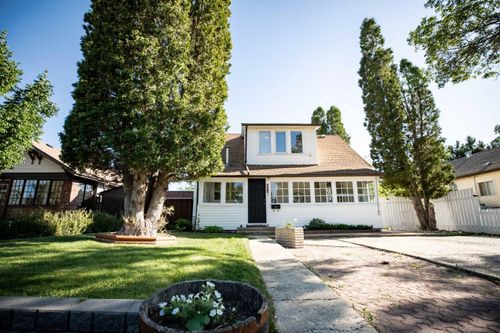 157 7 St Se, Medicine Hat, AB, T1A1J4 | Card Image