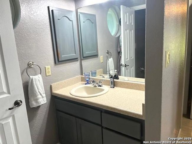 510 Jack Nickolaus Dr, House other with 3 bedrooms, 3 bathrooms and null parking in Devine TX | Image 21