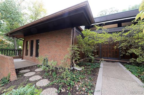 9531 Sunny Creek Ln, Saint Louis, MO, 63127-1638 | Card Image