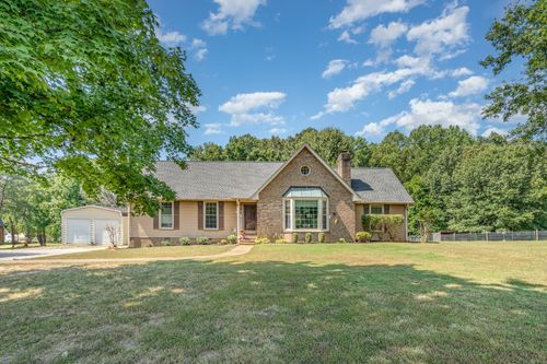 8049 New Chapel Rd, Springfield, TN, 37172-5571 | Card Image