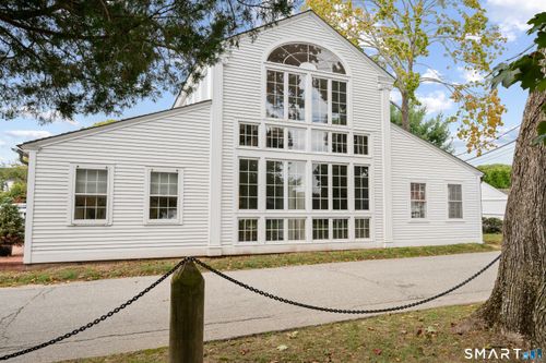 8 Novelty Ln, Essex, CT, 06426-1168 | Card Image