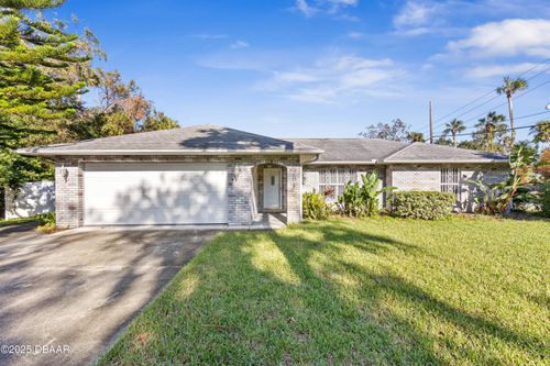203 N Duss St, New Smyrna Beach, FL, 32168-6917 | Card Image