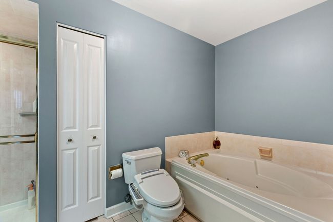 APT-311 - 3100 Lexington Ln, Condo with 2 bedrooms, 2 bathrooms and 1 parking in Glenview IL | Image 18