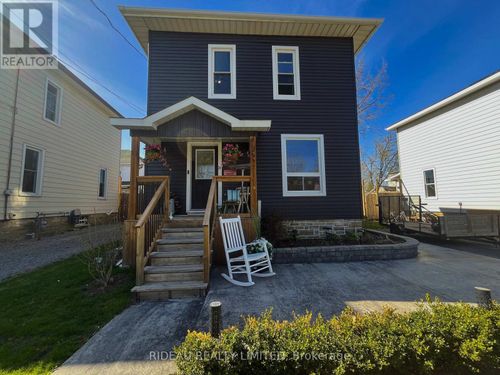 110 Main St E, Smiths Falls, ON, K7A1B2 | Card Image