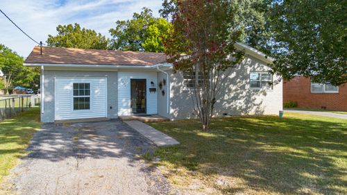 2221 Clay St, Paducah, KY, 42001-3130 | Card Image