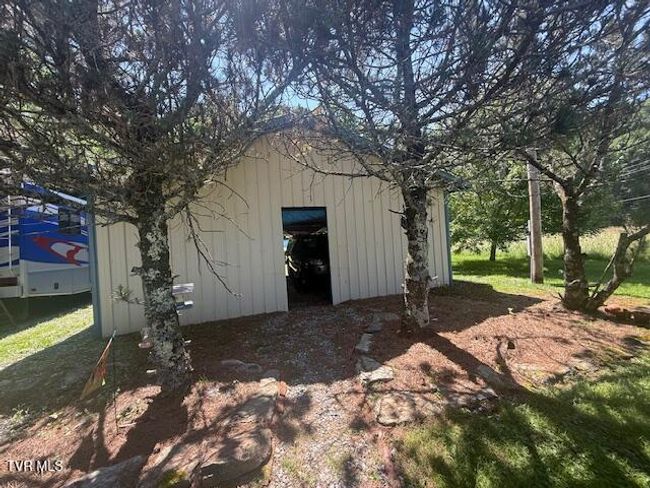 123 Mcmahan Gibbs Rd, House other with 2 bedrooms, 2 bathrooms and null parking in Roan Mountain TN | Image 15