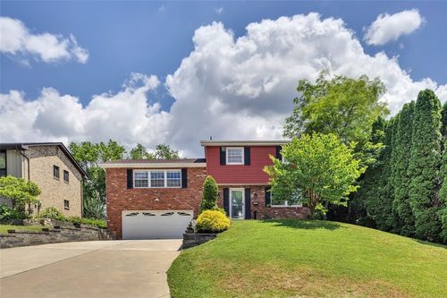 668 Edward Dr, Carnegie, PA, 15106-1806 | Card Image