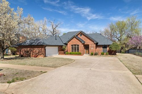 739 Kingsgate Rd, Yukon, OK, 73099-4452 | Card Image