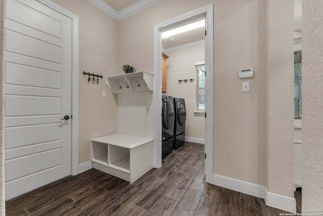 663 Private Road 1712, House other with 3 bedrooms, 3 bathrooms and null parking in Mico TX | Image 54