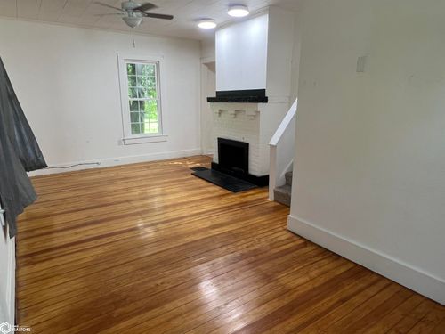 303 & 305 W Kirkwood Avenue, Fairfield, IA, 52556 | Card Image