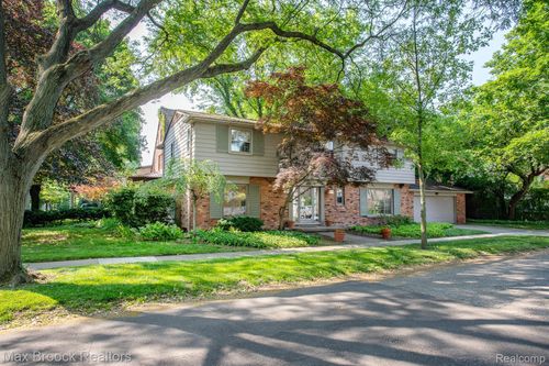 8019 Concord Rd, Huntington Woods, MI, 48070-1303 | Card Image