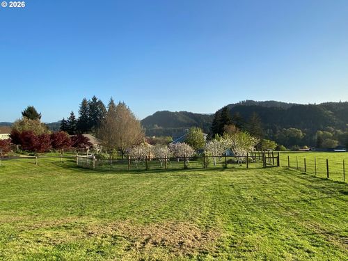 420 Edgeview Dr, Elkton, OR, 97436 | Card Image