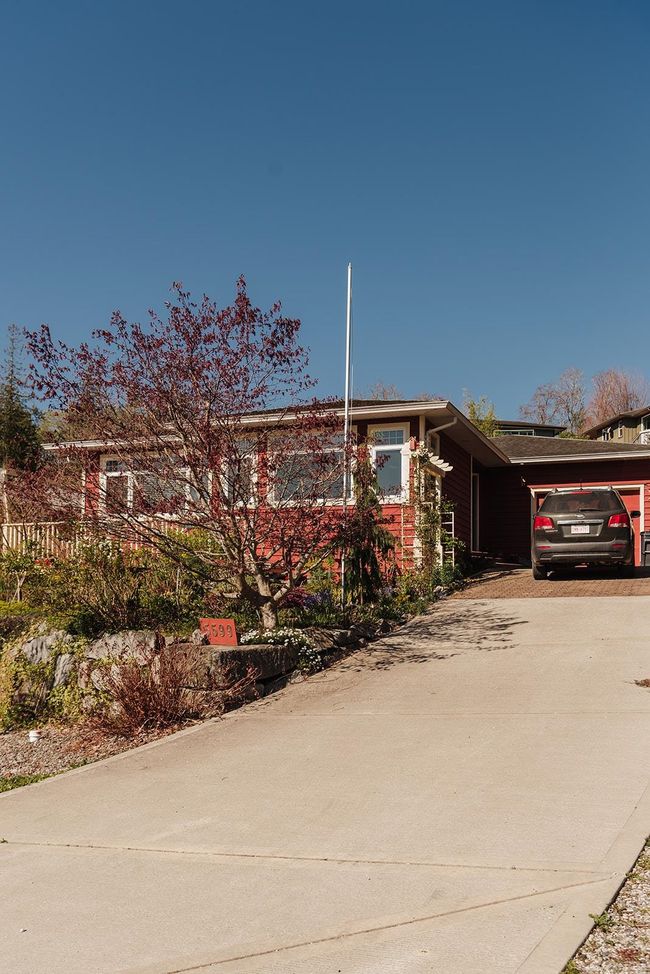 5599 Medusa Place, House other with 3 bedrooms, 2 bathrooms and 2 parking in Sechelt BC | Image 40