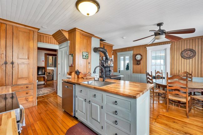 959 Presidential Hwy, House other with 8 bedrooms, 8 bathrooms and null parking in Jefferson NH | Image 33