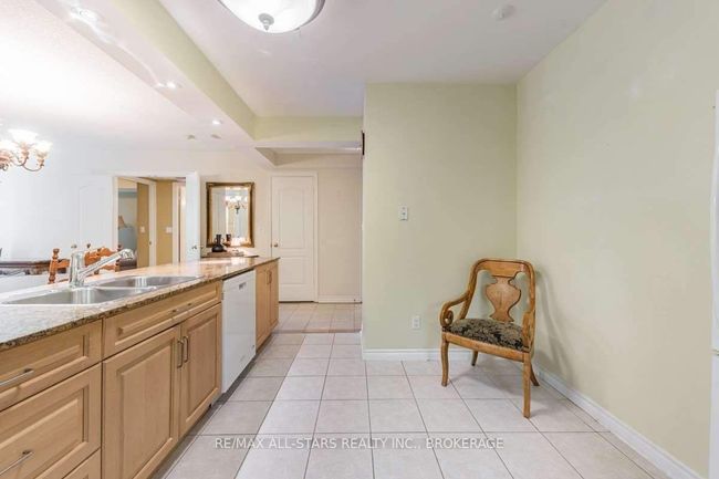 222 - 28 William Carson Cres, Condo with 2 bedrooms, 2 bathrooms and 1 parking in North York ON | Image 12