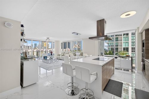 5-807-330 Sunny Isles Blvd, Sunny Isles Beach, FL, 33160-5626 | Card Image
