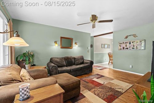 6460 Hogan Rd, Fenton, MI, 48430-9030 | Card Image